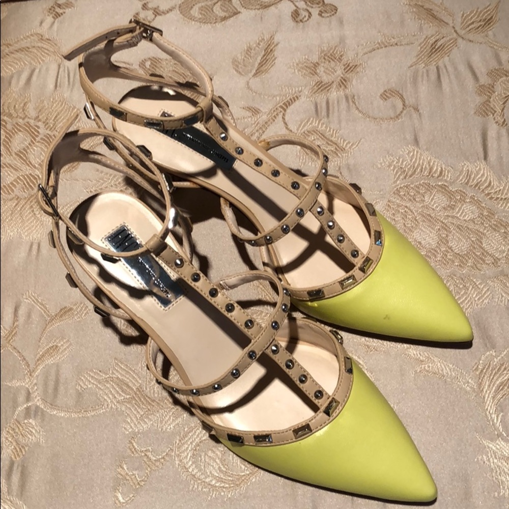 CLASSY SHOES- by INC (INTERNATIONAL CONCEPTS)